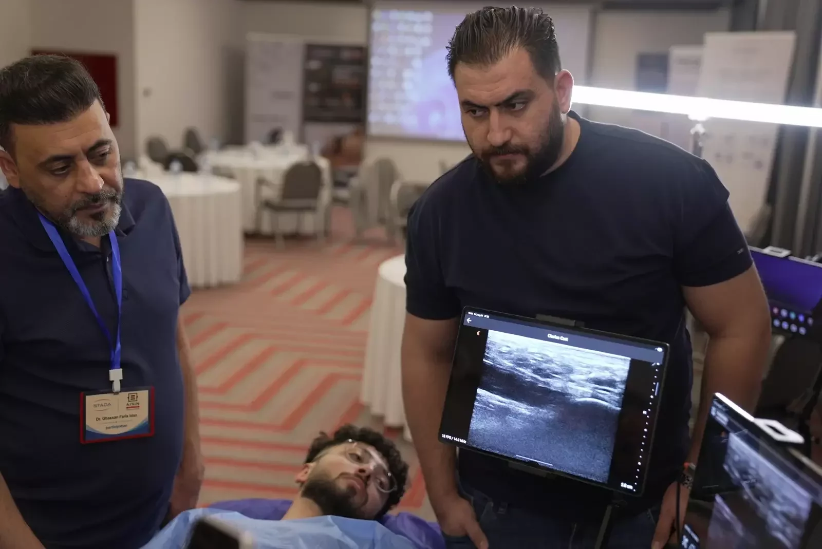 مراجعة الصورة في محطة التدريب / Reviewing images at the training station